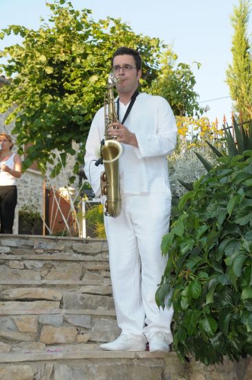 Prestation saxophoniste sur Le Lavandou 